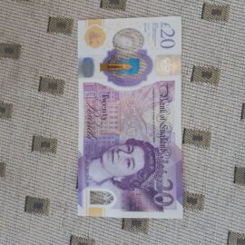 quality 20 Pounds notes